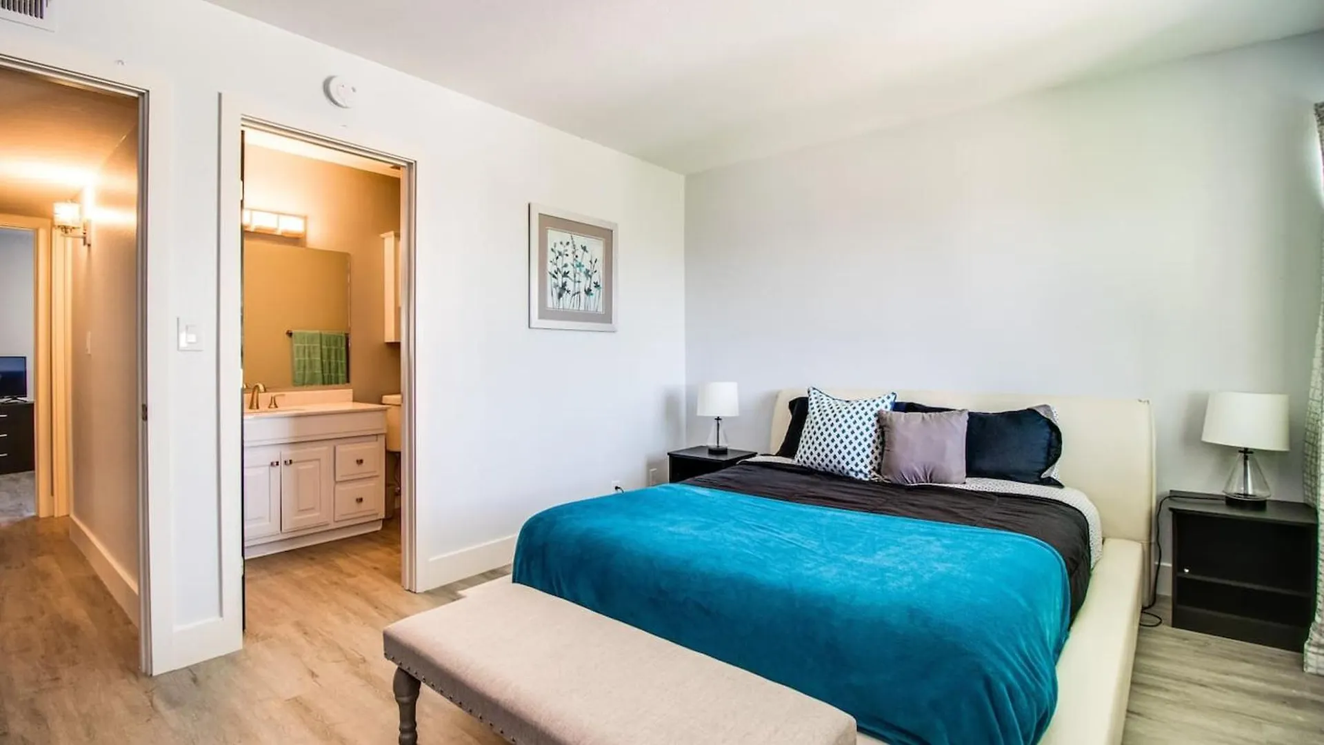 Contemporary Condo In Hub Of Old Town Scottsdale United States