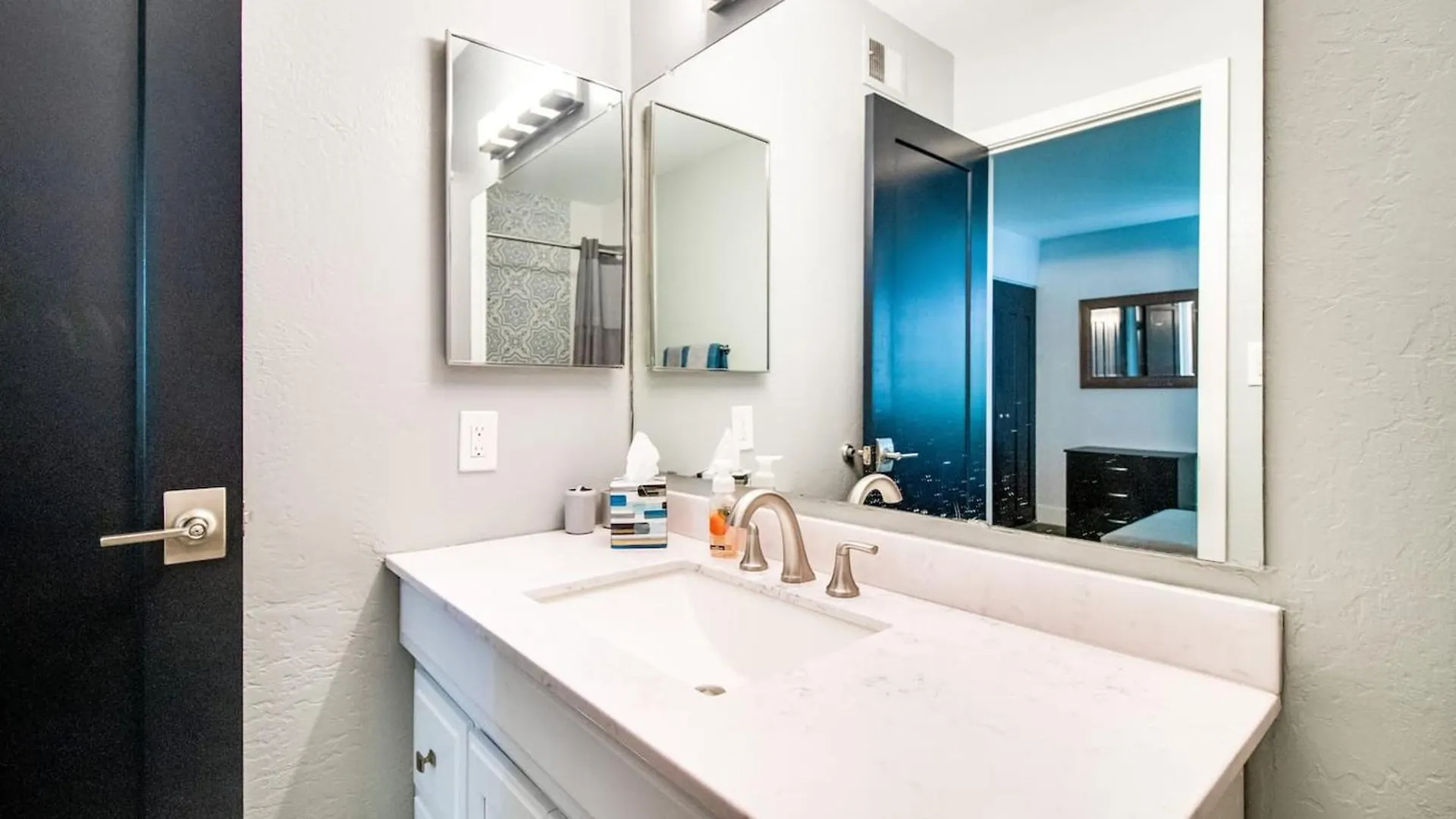 Holiday home Contemporary Condo In Hub Of Old Town Scottsdale United States