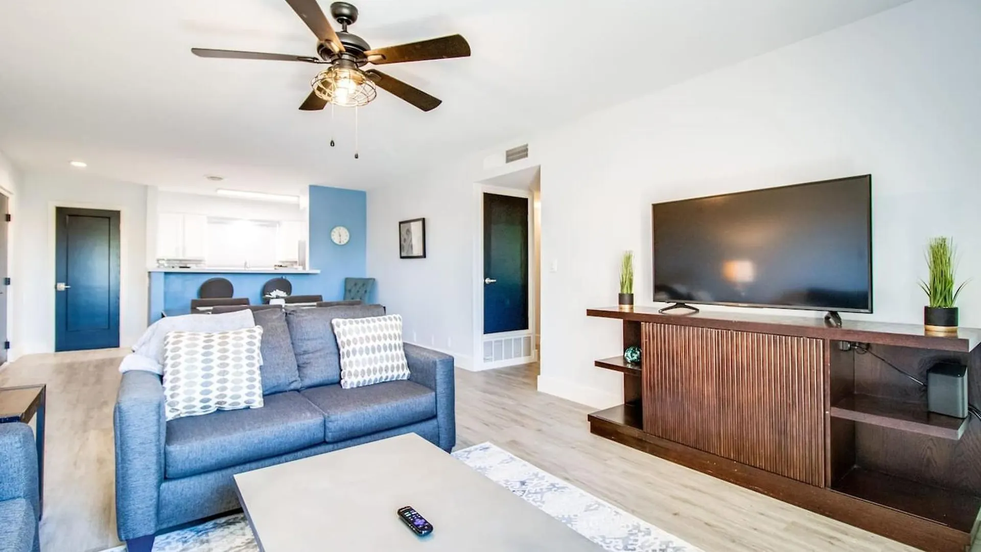Contemporary Condo In Hub Of Old Town Scottsdale United States